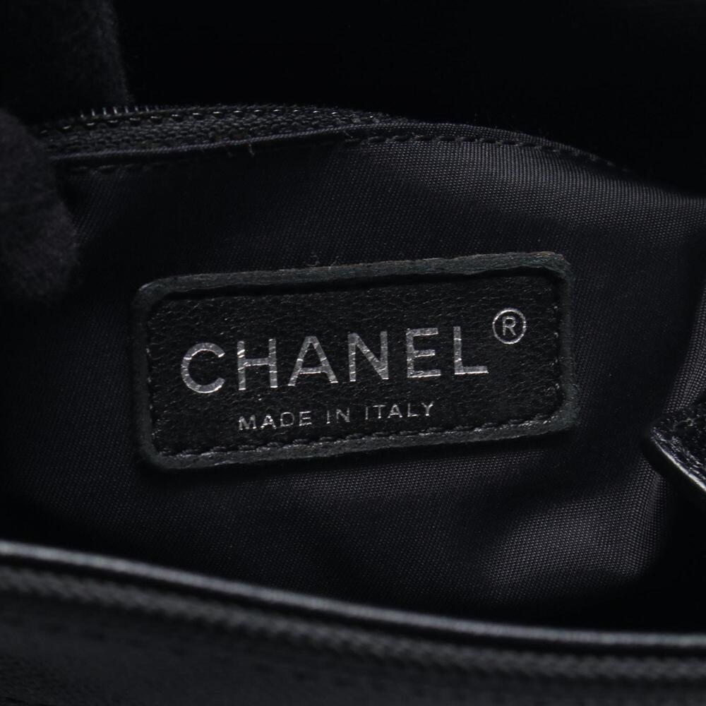 CHANEL Black Leather Tote Bag - Picture 4 of 8